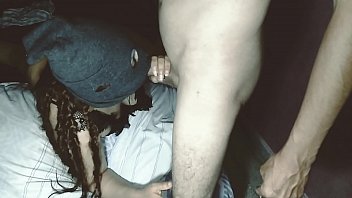 Istri Temanku Menyusu Batang Kontolku