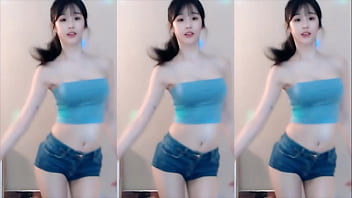 Em Gái Trung Hoa Uốn éo Thân Hình Nóng Bỏng Khiến Anh Em Không Kiềm Chế được