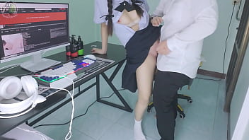 นักเรียนไทยโดนรุ่นพี่จับเย็ดหนักหน่วงหน้าจอคอม เสียงครวญครางดังลั่นบ้าน