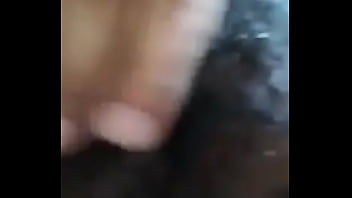 Bidadari Desi Yang Panas Membuka Sari Sutranya Perlahan, Menampilkan Lekuk Tubuhnya Yang Menggoda