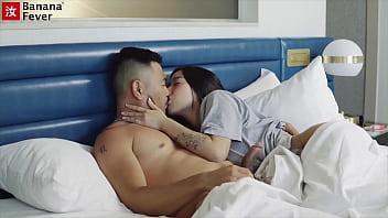 Elle Lee Si Tante Korea Bergairah Kembali Untuk Menikmati Kontol Tiongkok Yang Gagah