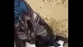 Basahi Jilbab Dengan Pancaran Air Seniku