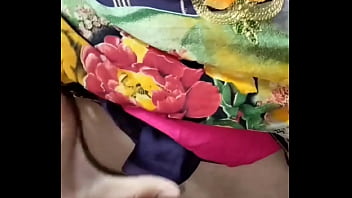 Bhabhi Desi India Mandi Di Desa Sembarangan Kencing Di Luar Rumah