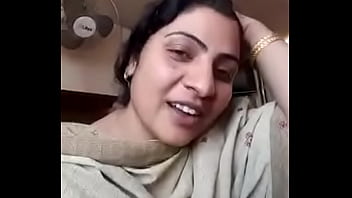Istri Desi Yang Menggoda Dan Siap Memuaskan Hasrat