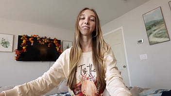 Adik Tiriku Ingin Ditempeli Saat Thanksgiving – Breezy Bri