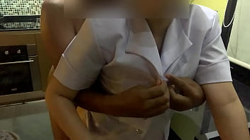 Malam Panas Di Dapur, Aku Tak Tahan Lagi Melihat Tubuh Seksi Perawat Itu. Aku Langsung Menekannya Ke Meja, Merobek Seragamnya, Dan Memuaskan Nafsuku Yang Membara Sampai Dia Menjerit-jerit Kepuasan.