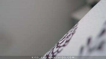 Saat Subuh, Anak Tiriku Masuk Kamar Yang Salah Dan Kami Berbagi Ranjang Dengan Nafsu Yang Membara