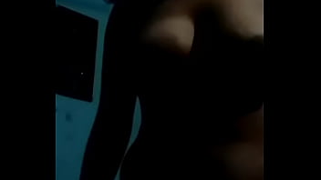 Desi Bhabhi Buka-bukaan Di Depan Kamera Dengan Gaya Yang Menggoda