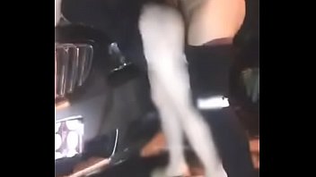 Gadis Tiongkok Genit Ngesot Di Pinggir Jalan