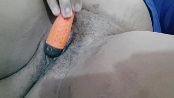 Gadis Arab Berkulit Hitam Legam Memuaskan Diri Dengan Obeng