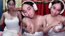 Goyang Hot Lisa Chan Hana Yang Bikin Tiktok Geger