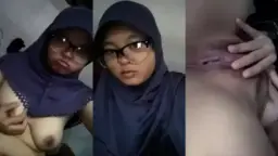 Ustadzah Berjilbab Tapi Ganas, Telanjang Dan Menggairahkan