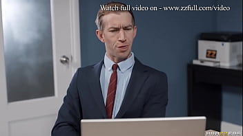 Mackenzie Page Menggila Di Ranjang Virtual – Tonton Adegan Panasnya Di Brazzers