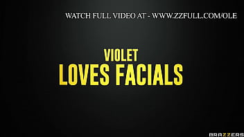 Violet Suka Dihujani Cairan Di Wajahnya