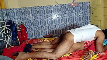 एक ढोंगी साधु ने बेहोश करने वाले लड्डू खिलाकर मेरी कुंवारी चूत को रौंद डाला