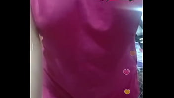 Gadis Bigo Live | Tanpa Bra, Payudara Menggoda