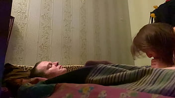 Mengebiri Pantat Ibu Rumah Tangga Rusia Yang Tak Pernah Puas
