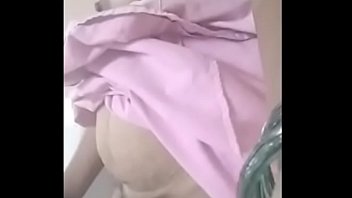Tante Desi Menggoda Di Depan Kamera