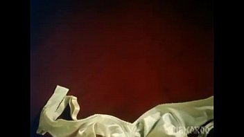 Adegan Mesra Rakhee Yang Menggoda Di Film Klasik Paroma