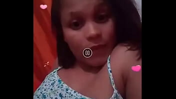 Gadis Seksi Menggoda Di Live Tango