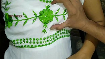 Desi Muda Basah Digoyang Pacar Sampai Memeknya Bergetar