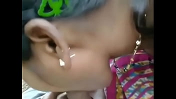 Blowjob Dengan Suara Desahan Dan Bisikan Hindi Yang Menggairahkan