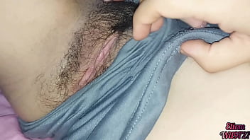 Desi Main-main Dengan Memek Sempit Adik Tiriku