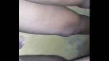Nafsu Bibi Desi Menggoda Teman Suami Dengan Rayuan Mesra
