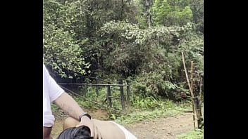 Kakak Dan Adik Tiri Nyaris Ketahuan Bercinta Di Sungai