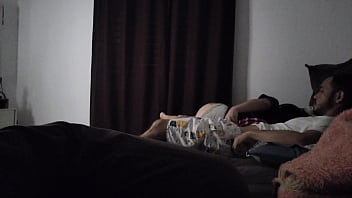 Tia Safada Planejou Tudo Para Esfregar A Bunda No Sofá Junto Com O Sobrinho