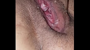 Istri Desi Buang Air Kecil Dengan Penuh Gairah
