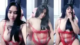 Shellaaa Kembali Menggoda Dengan Lingerie Merah Toge Yang Membara