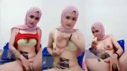 Tante Eyra Berjilbab Cantik Mengocek Memeknya