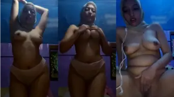 Toge Ayang Menggoyang Bugil Sambil Colmek