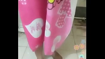 Desi Mandi Panas Yang Menggoda