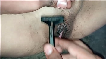 Mencukur Bulu Memek Desi Sampai Licin, Bisikan Mesum Dalam Bahasa Hindi Saat Proses Cukur Selesai