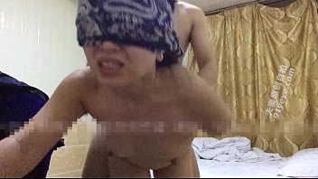 Pria Tiongkok Menggenjot Istrinya