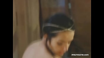 Wanita Maut Membungkuk Dan Membiarkan Pria Miliknya Menggila Dari Belakang