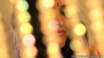 Menguak Rayuan Ganas Dari Bidadari Milf India Yang Menggoda