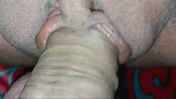 Asia Membungkuk Untuk Menyambut Kehadiran Di Vagina Orientalnya