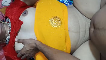 बहू रात में ससुर के कमरे में घुस गई, दोनों के बीच चलने लगी गर्माहट भरी बातें