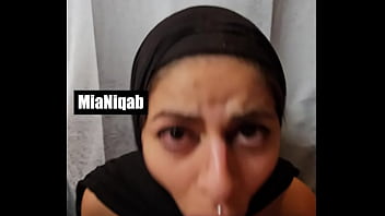 Istri Arab Berjilbab Mia Koleksi Video Mesum 7