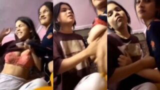 Cewek-cewek Desi Telanjang Di Asrama Saling Meremas Payudara