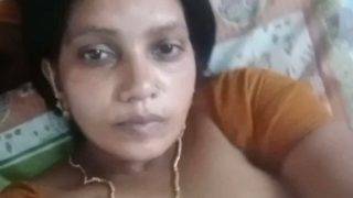 Dada Montok Dan Menggoda Dari Bibi Mallu