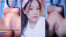 Gadis Remaja Basah-basahan Di Ranjang