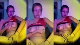 Mahasiswi Seksi Mengocek Memek Di Telegram