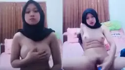 Menggoda Dengan Hijab, Menggairahkan Dengan Botol Parfum