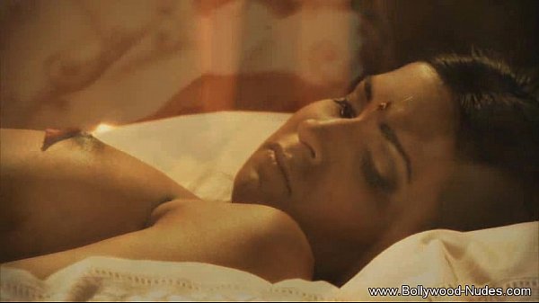 Gadis Desi Menggoda Bergoyang Dan Bersinar Dalam Sensualitas