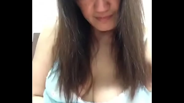 Christy Si Pelacur Asia Meraba-raba Celah Basahnya