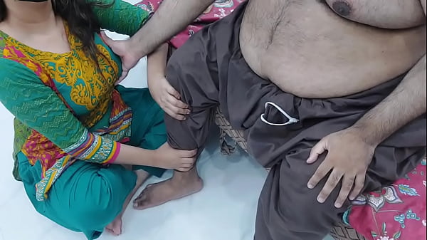 Pijat Kaki Oleh Putri Tiriku Yang Berakhir Mesra Dengan Genggaman Payudara Dan Suara Erotis Dalam Bahasa Hindi